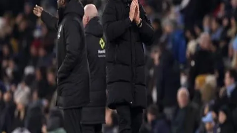 传奇乒坛霸主情缘录：初代乒坛王者与爱妻的幸福三口之家